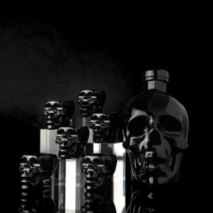 Crystal Head Onyx 750 ml with 6 Black Shot Glasses