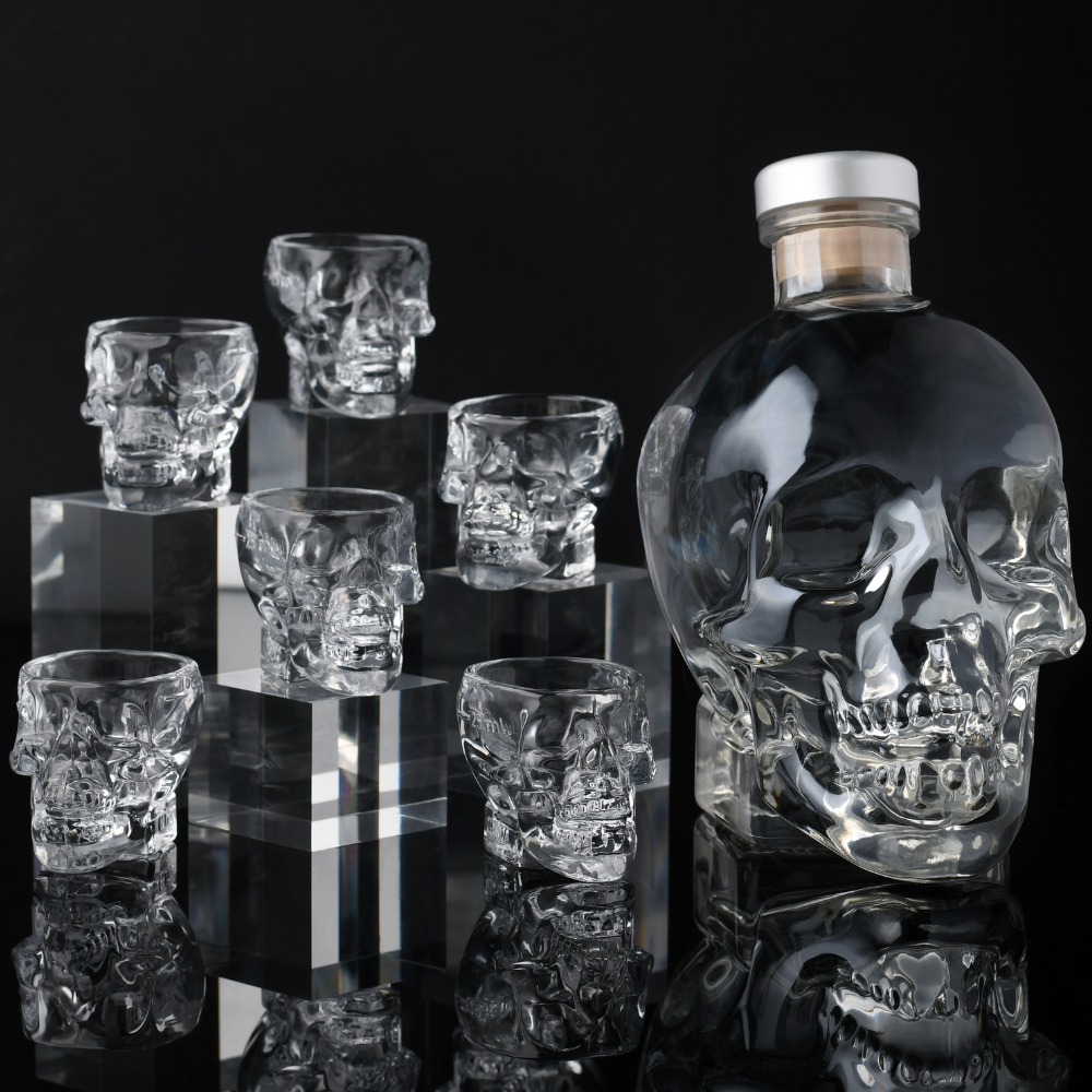 Crystal Head Original 750 mL with 6 Clear Shot Glasses - Image 2