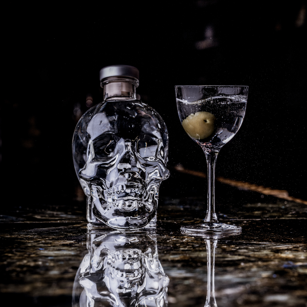 Crystal Head Original 750 mL with 6 Clear Shot Glasses - Image 6